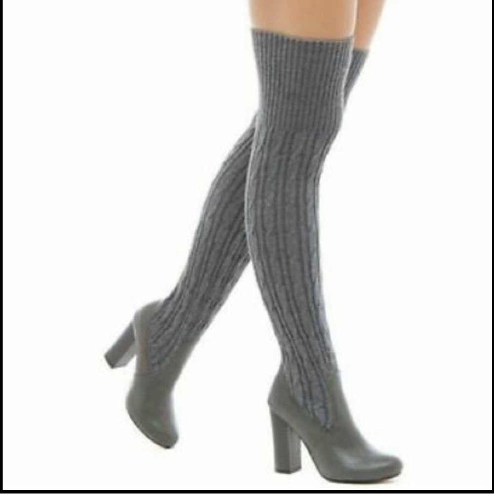 Women’s Sz 6 charcoal Cable knit knee high stacked heels casual party boots
